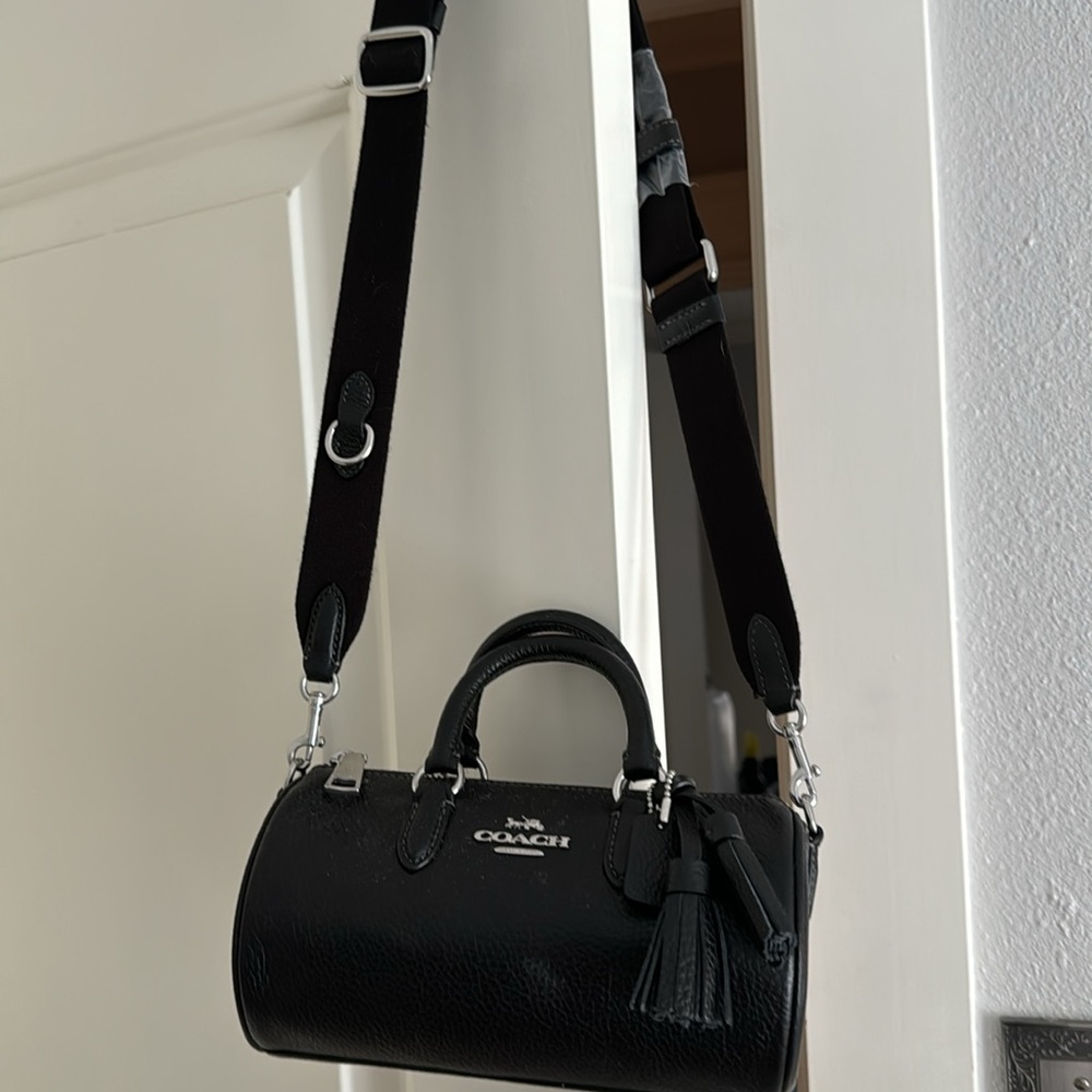 Coach purse - Picture 3 of 4